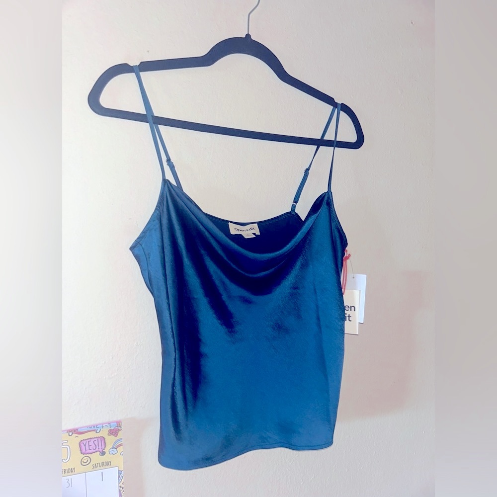 OPEN EDIT TOO/ BNWT💙